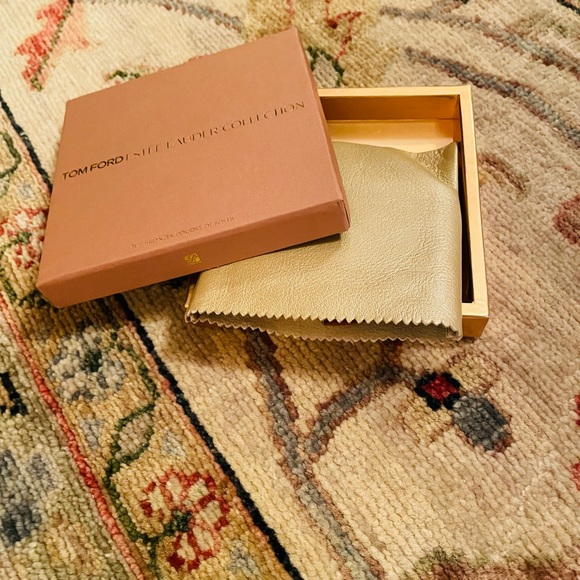 TOM FORD Estée Lauder Gold Compact, Amber closure, Bronzer. Gold Leather Case. - Picture 6 of 11